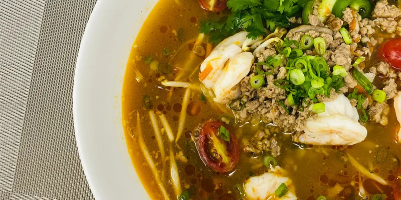 Saigon noodle soup with shrimp and pork